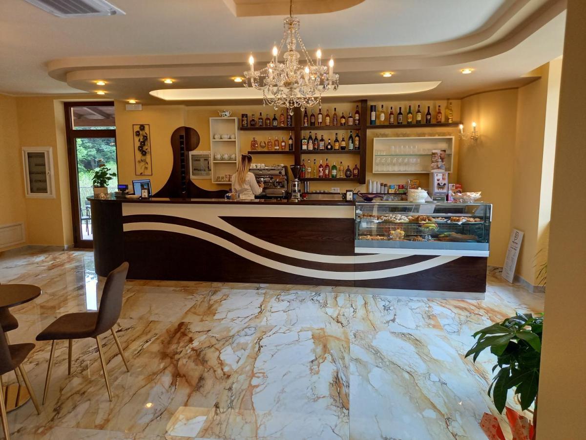 Hotel Ristorante Villa Terry Lauria Inferiore Eksteriør bilde