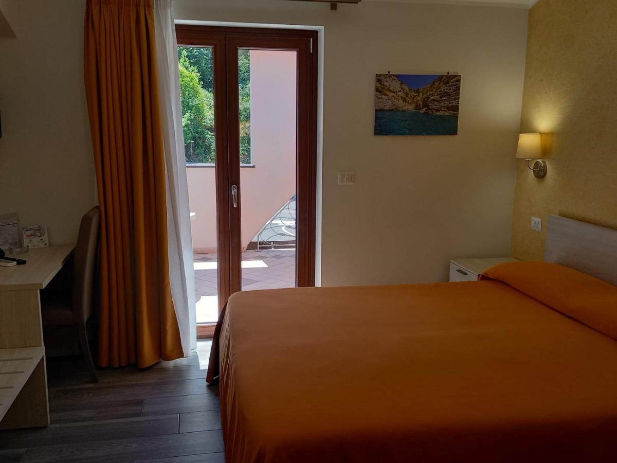 Hotel Ristorante Villa Terry Lauria Inferiore Eksteriør bilde